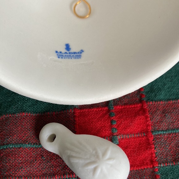 LLADRO CHRISTMAS BELLS ORNAMENTS ‘88 & ‘89 lot of 2 $35 - Picture 5 of 11